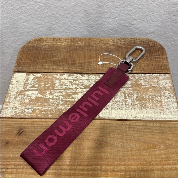 Lululemon Never Lost Keychain - Picture 4 of 4